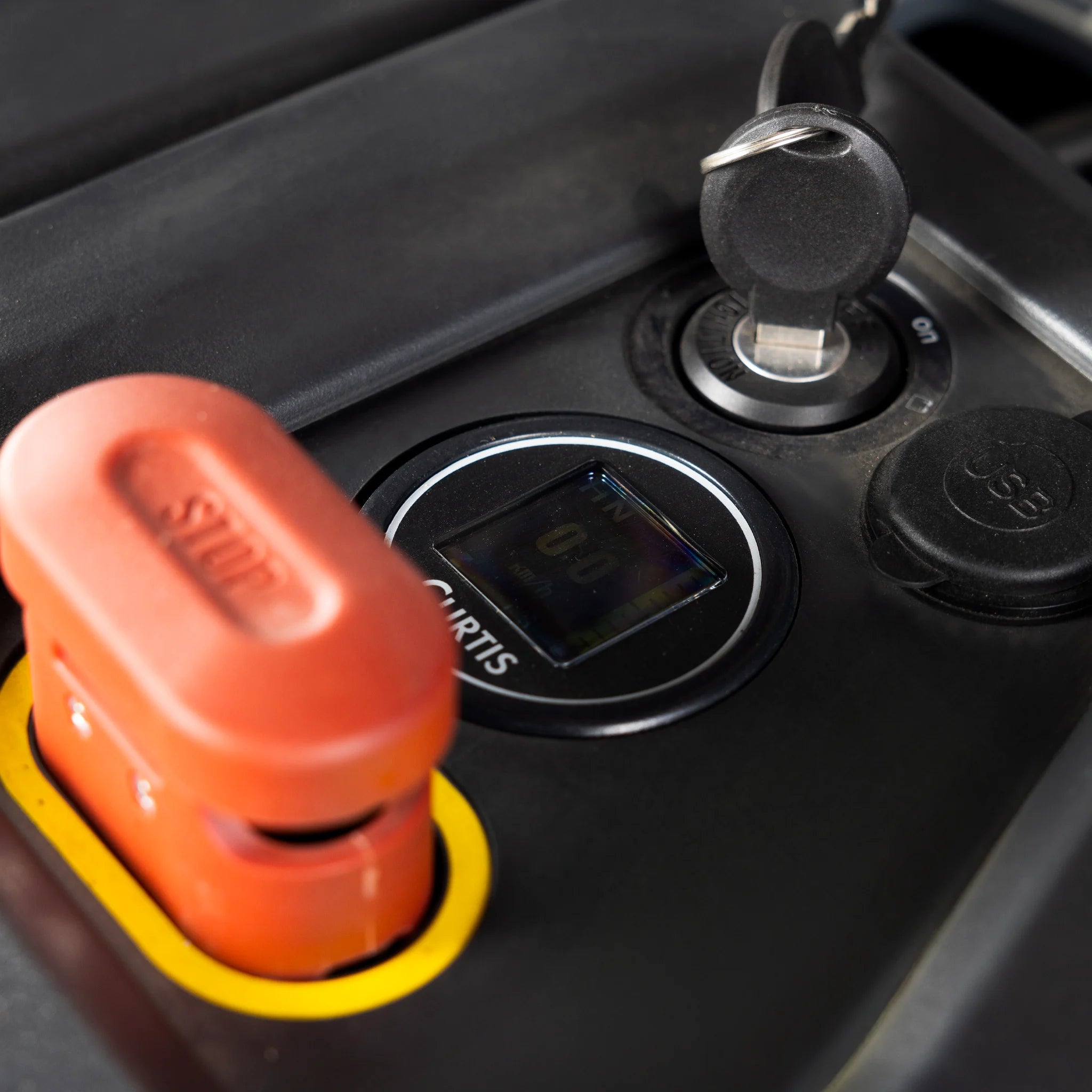 Elektryczny wózek paletowy SPRINT z platformą kierowcy