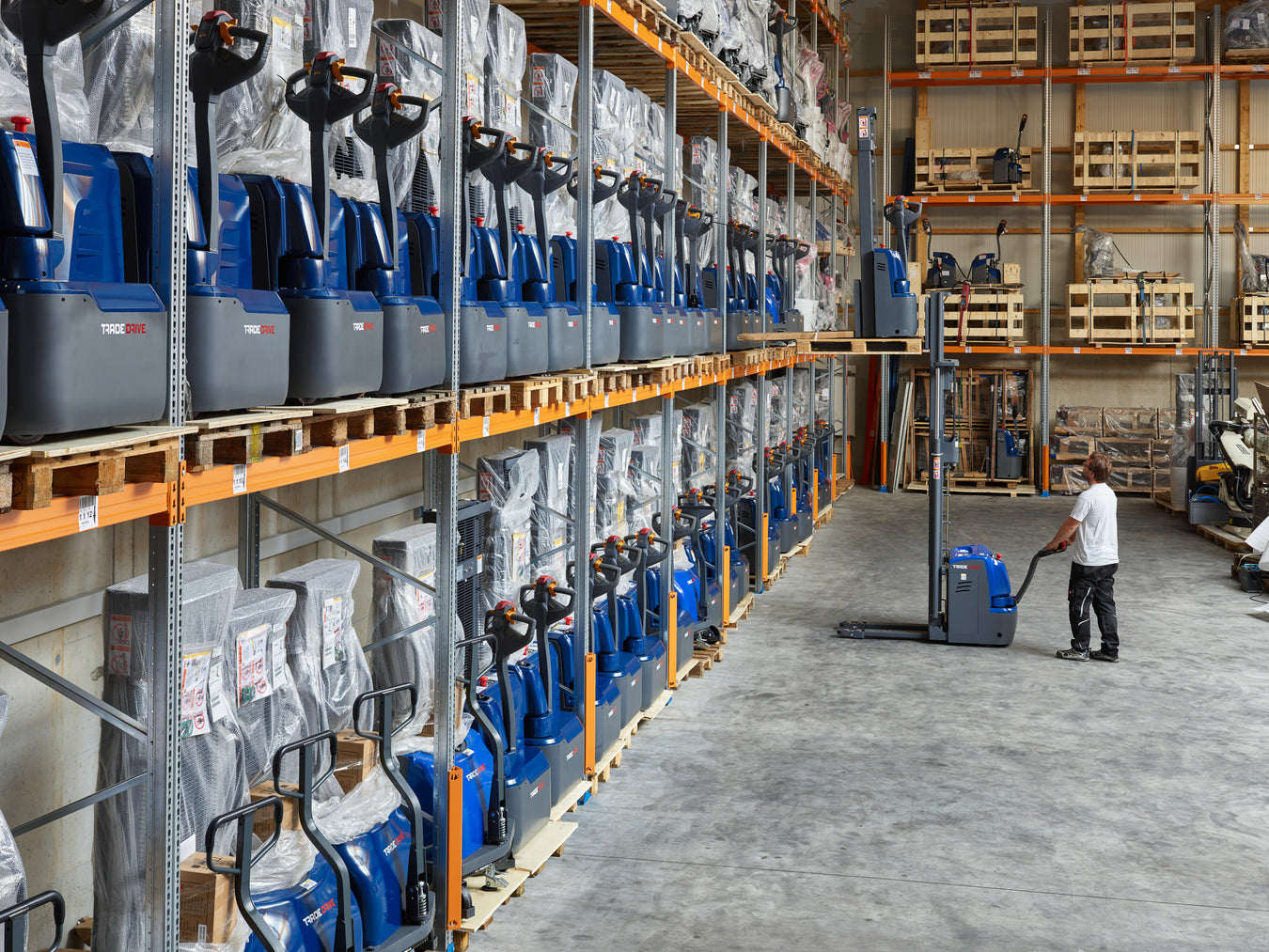 Pallit Headquarter Warenlager